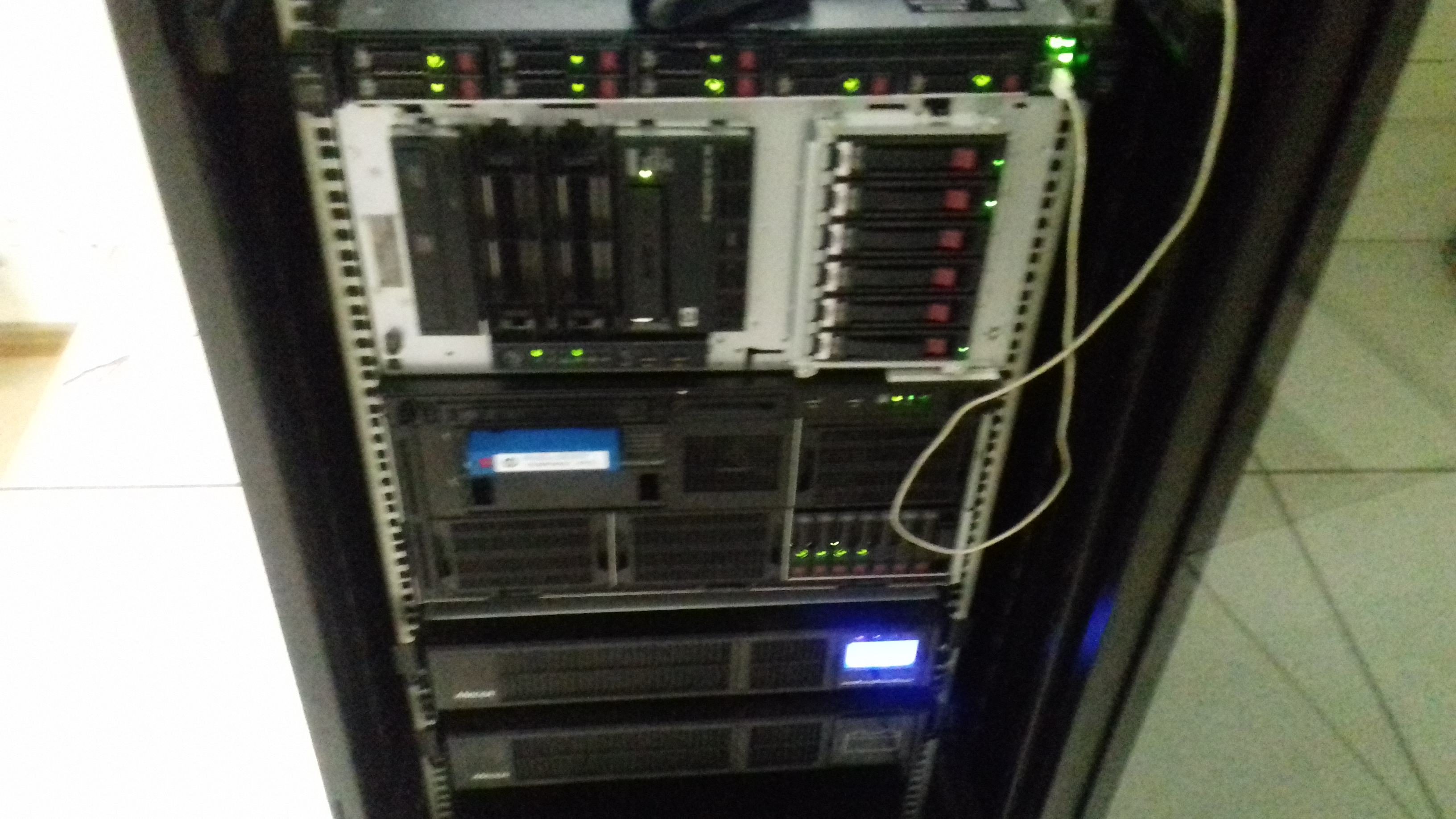 Cabinet Server & UPS connection
